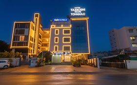 Fabhotel Teliko Silver